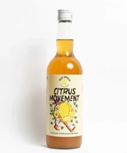 Citrus Movement van Roze Bunker – circular citrus basil syrup from rescued lemons