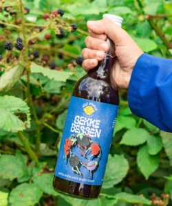 Gekke Bessen van Roze Bunker – Dutch berry syrup from rescued local berries