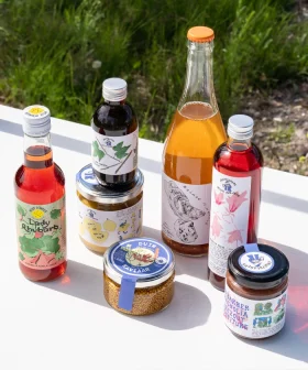 Eet je landschap pakket van Fruitslagers met lokale dranken, azijn en condimenten uit het voedselbos