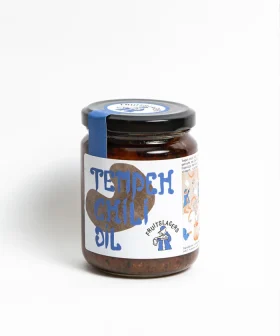 Tempeh Chili Oil van Fruitslagers – pittige chili olie met Boonzaak tempeh, laurier en dulse